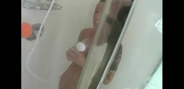  Yanks Hottie Fiona in the Shower